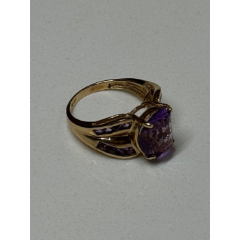 10K YELLOW GOLD AMETHYST RING SIZE 7