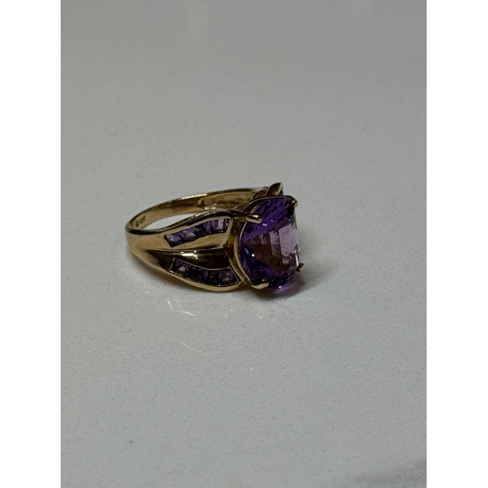 10K YELLOW GOLD AMETHYST RING SIZE 7