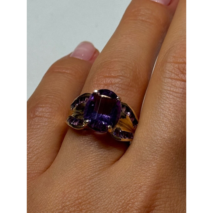 10K YELLOW GOLD AMETHYST RING SIZE 7