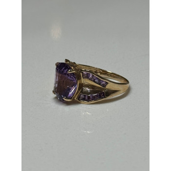 10K YELLOW GOLD AMETHYST RING SIZE 7