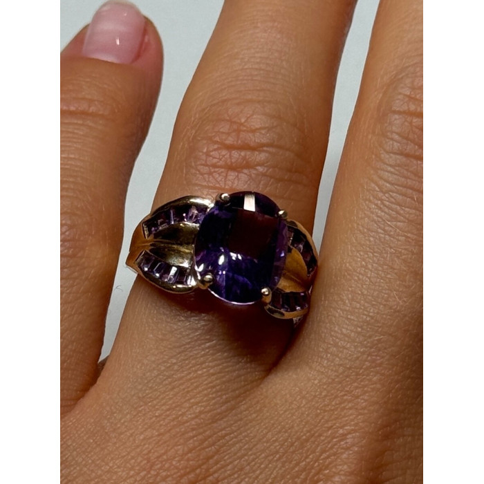 10K YELLOW GOLD AMETHYST RING SIZE 7