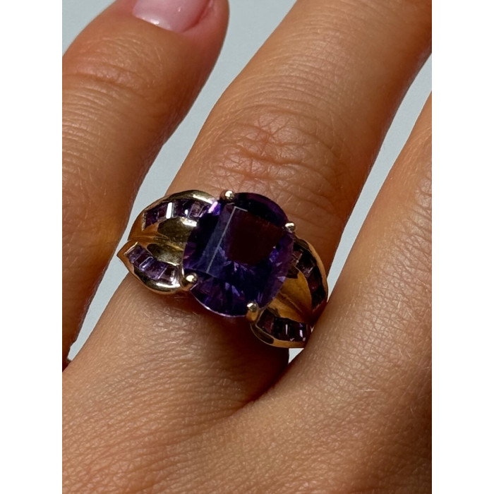 10K YELLOW GOLD AMETHYST RING SIZE 7