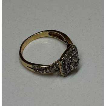 10K YELLOW GOLD DIAMONDS RING SIZE 9