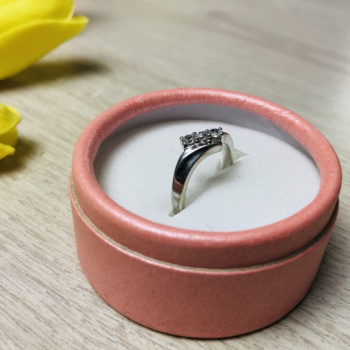 925 Sterling Silver CZ Ring Size 7