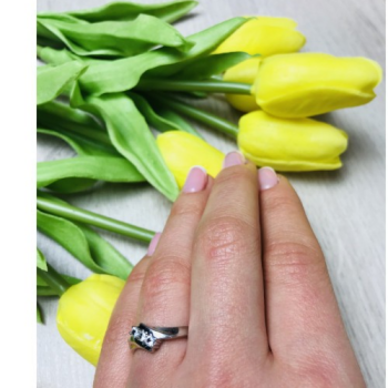 925 Sterling Silver CZ Ring Size 7