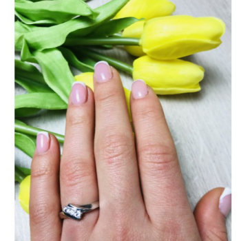 925 Sterling Silver CZ Ring Size 7