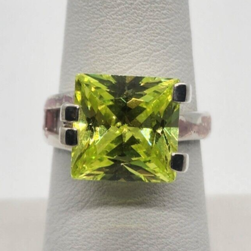 925 Sterling Silver Chrysoprase Ring Size 8