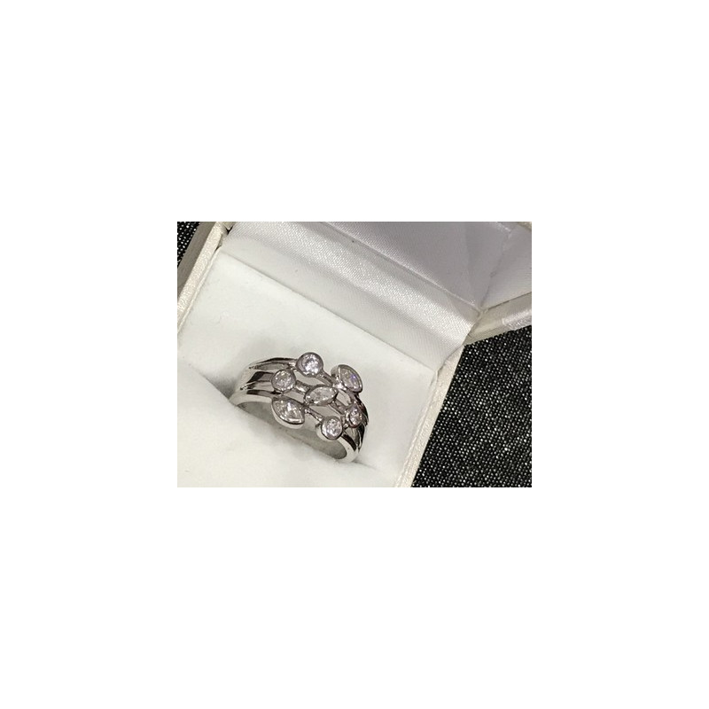 925 Sterling Silver CZ Ring Size 8