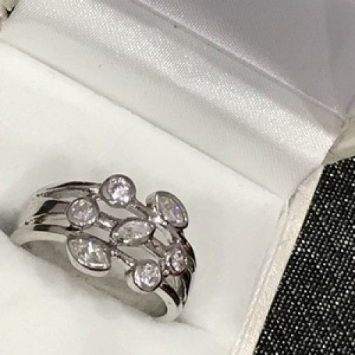 925 Sterling Silver CZ Ring Size 8