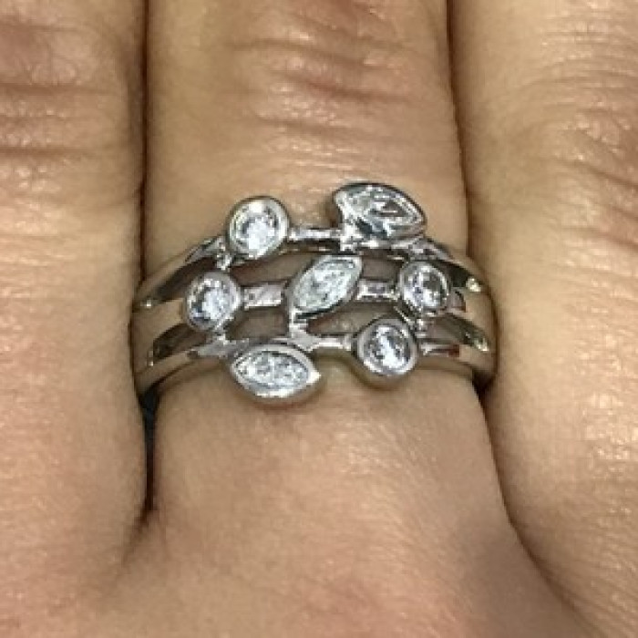 925 Sterling Silver CZ Ring Size 8