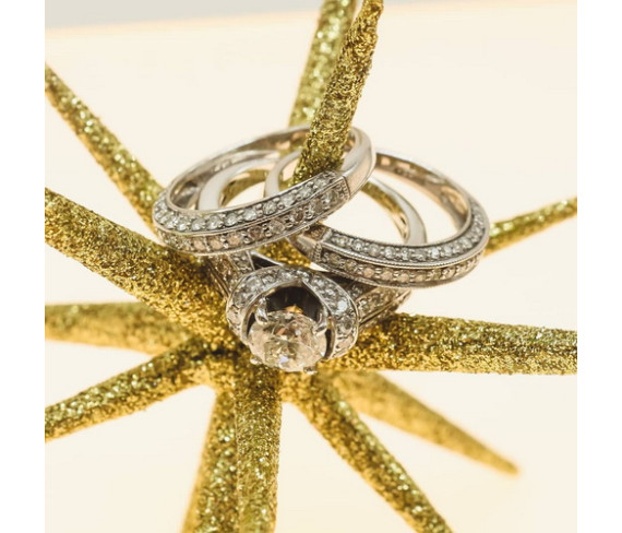 How to choose jewelry as a gift